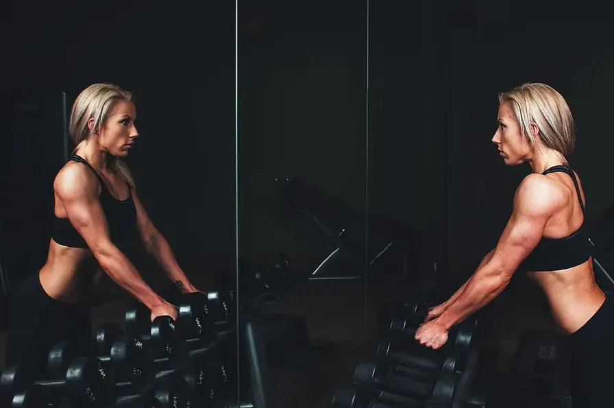 Krafttraining für Frauen: Was wirklich passiert, wenn du schwer hebst